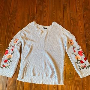 American eagle v-neck sweater